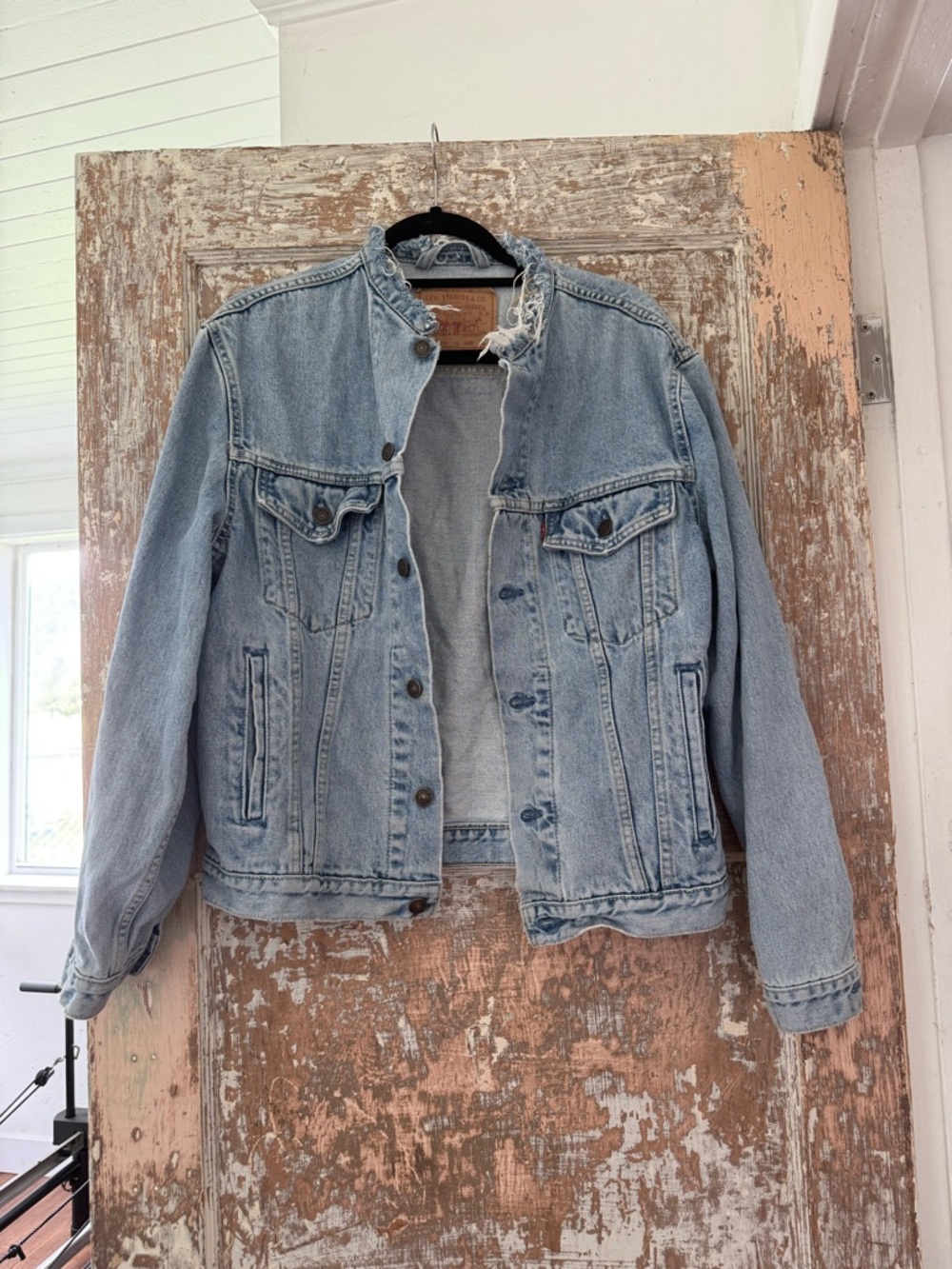 Vintage 90 Levi's oversized denim jacket vintage jean jacket with raw hem collar